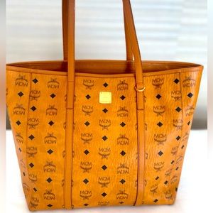 MCM Large Liz Reversible Shopper in Cognac Brown NWT/Used